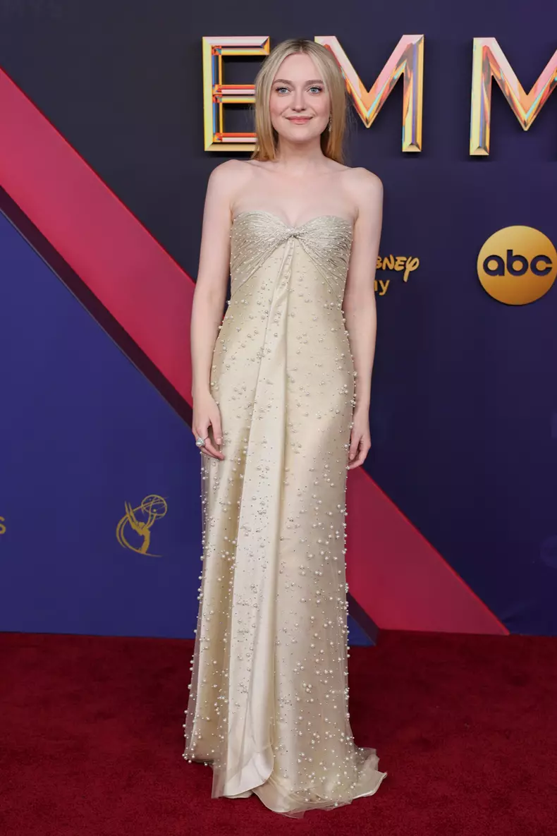 Dakota Fanning (ținută Armani Privé)