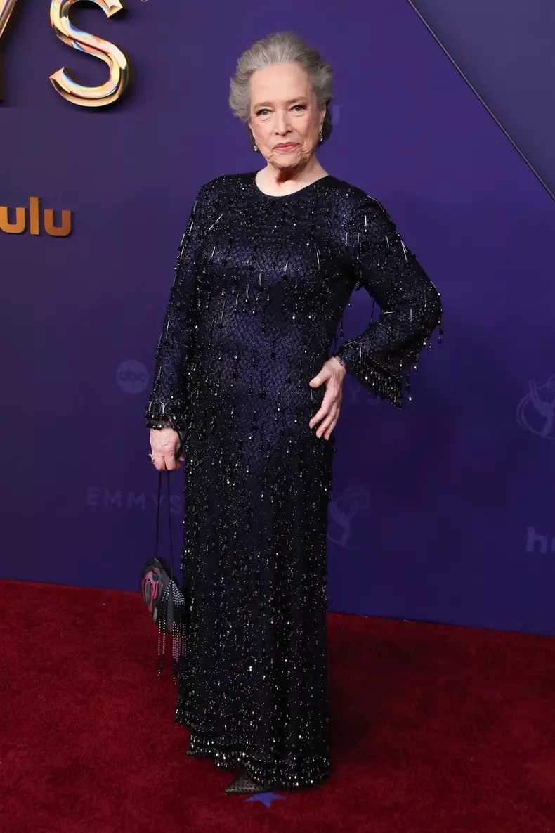 Kathy Bates (ținută Giorgio Armani)