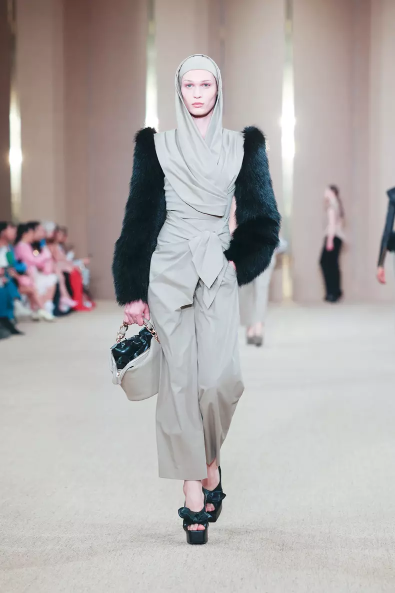 ROBIN HOOD (Balmain)