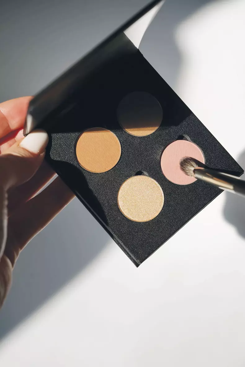 Paleta de machiaj Girl Boss de la Jublien Beauty