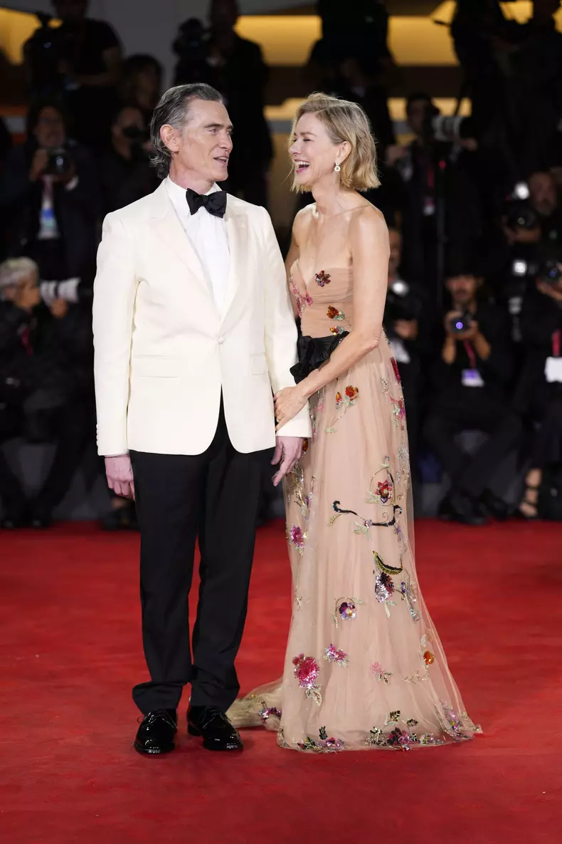 Billy Crudup și Naomi Watts la premiera Jay Kelly