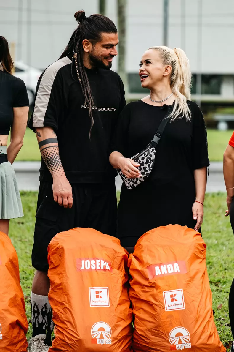 Anda Adam și soțul, la Asia Express (8)