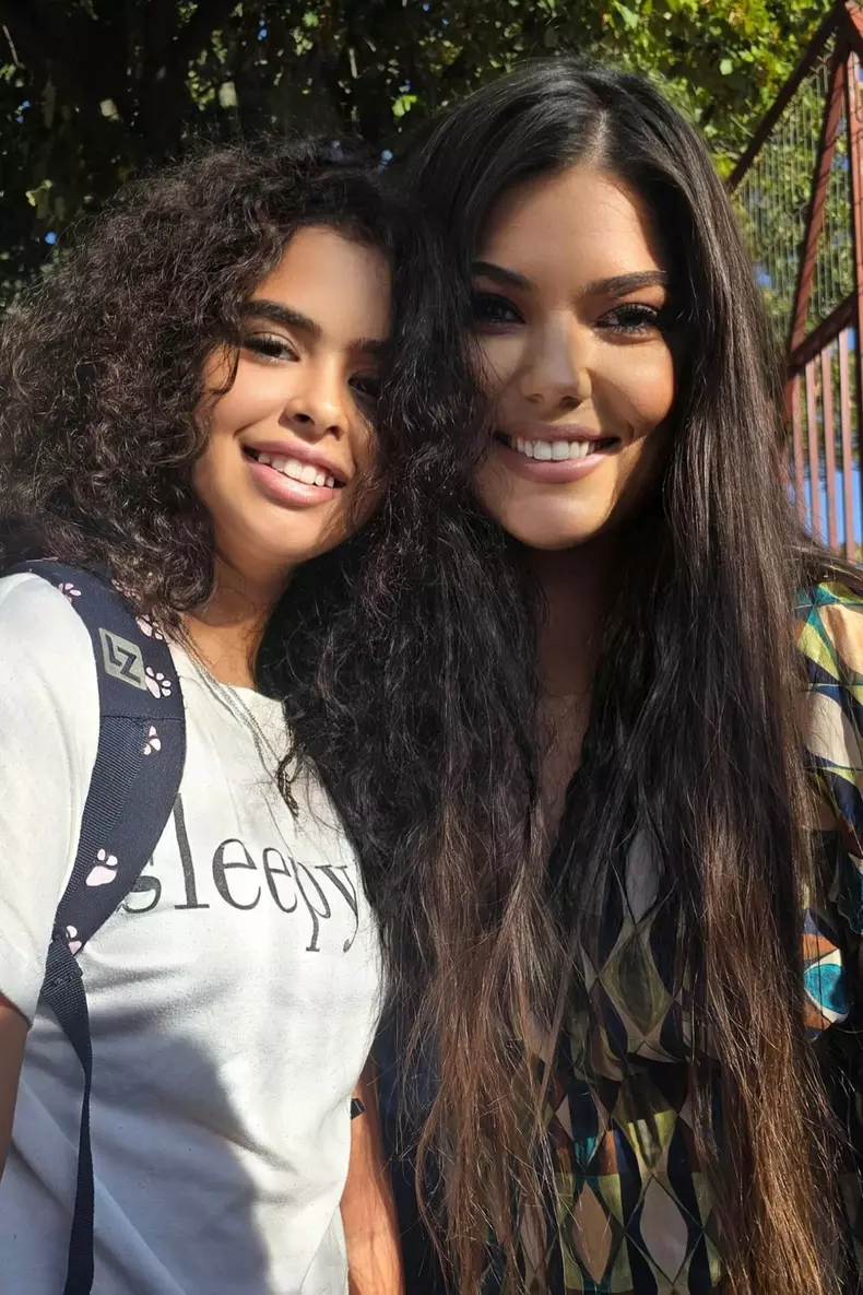 2. Paula Seling și fiica ei