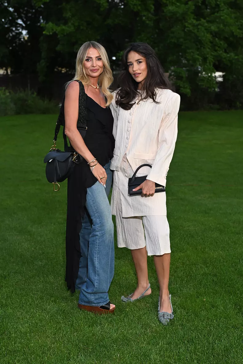 Monica Munteanu & Oana Zara