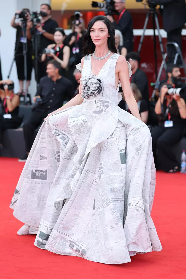 Mariacarla Boscono, ținută Chanel