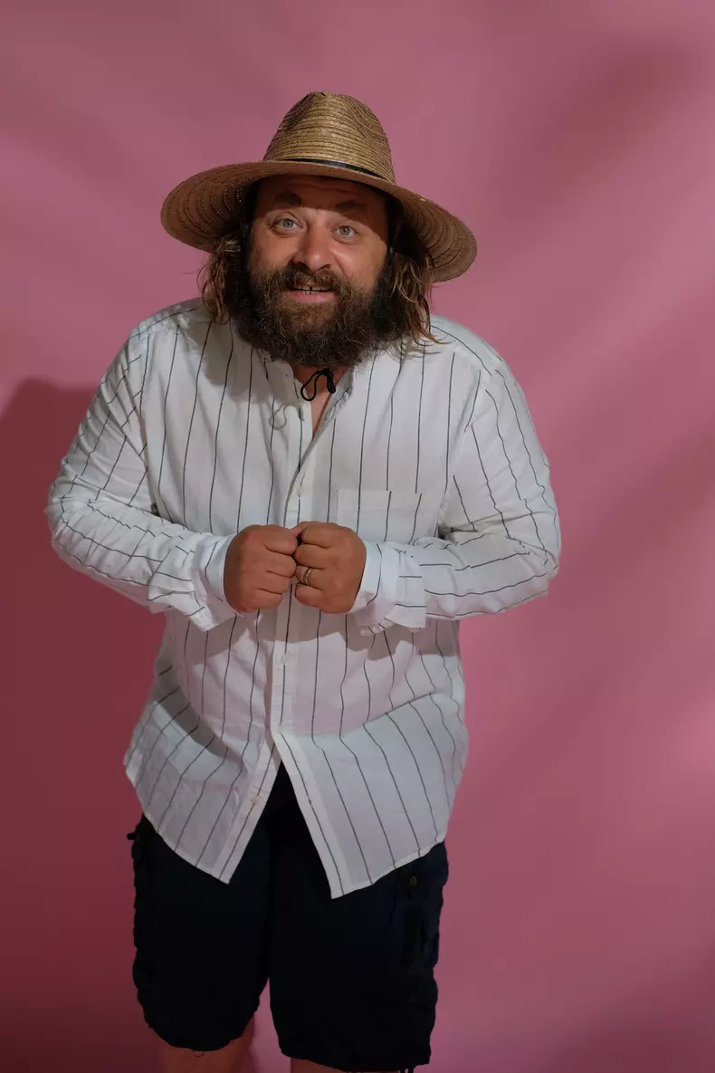 Asia Express, sezonul 4, prezentatorii si povestitorul emisiunii (4)