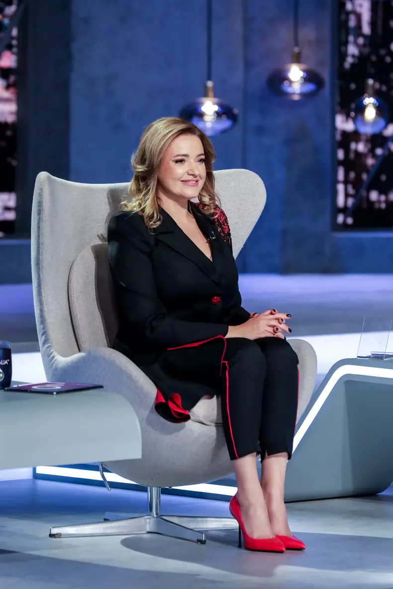 Cine este Cristina Batlan, jurat la imperiul leilor 2022 (1)