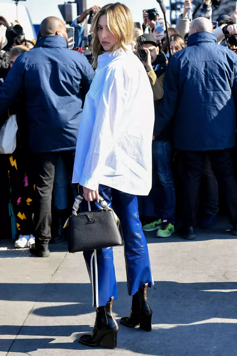 Arrivées au défilé Femmes Louis Vuitton Automne/Hiver 2022/2023 lors de la Fashion Week de Paris au musée d'Orsay à Paris