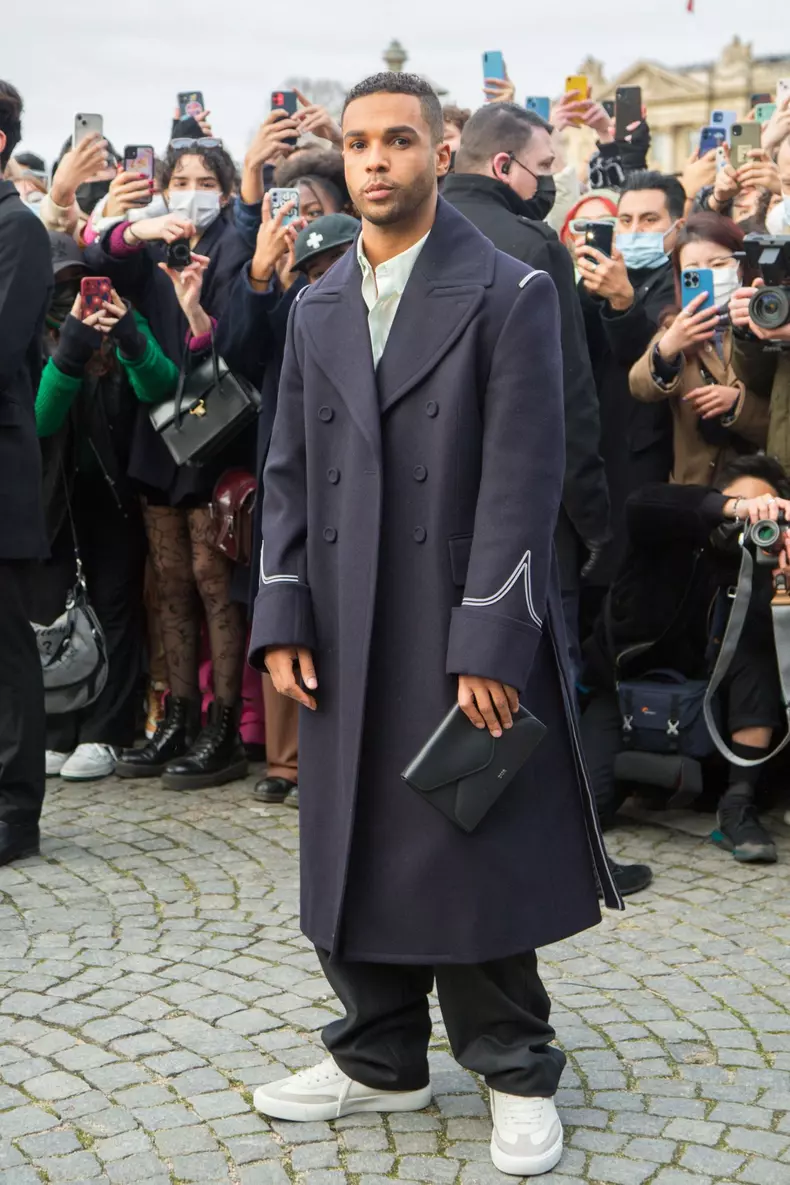 Lucien Laviscount, Alfie din „Emily in Paris”, se întoarce în sezonul 3 al serialului Netflix