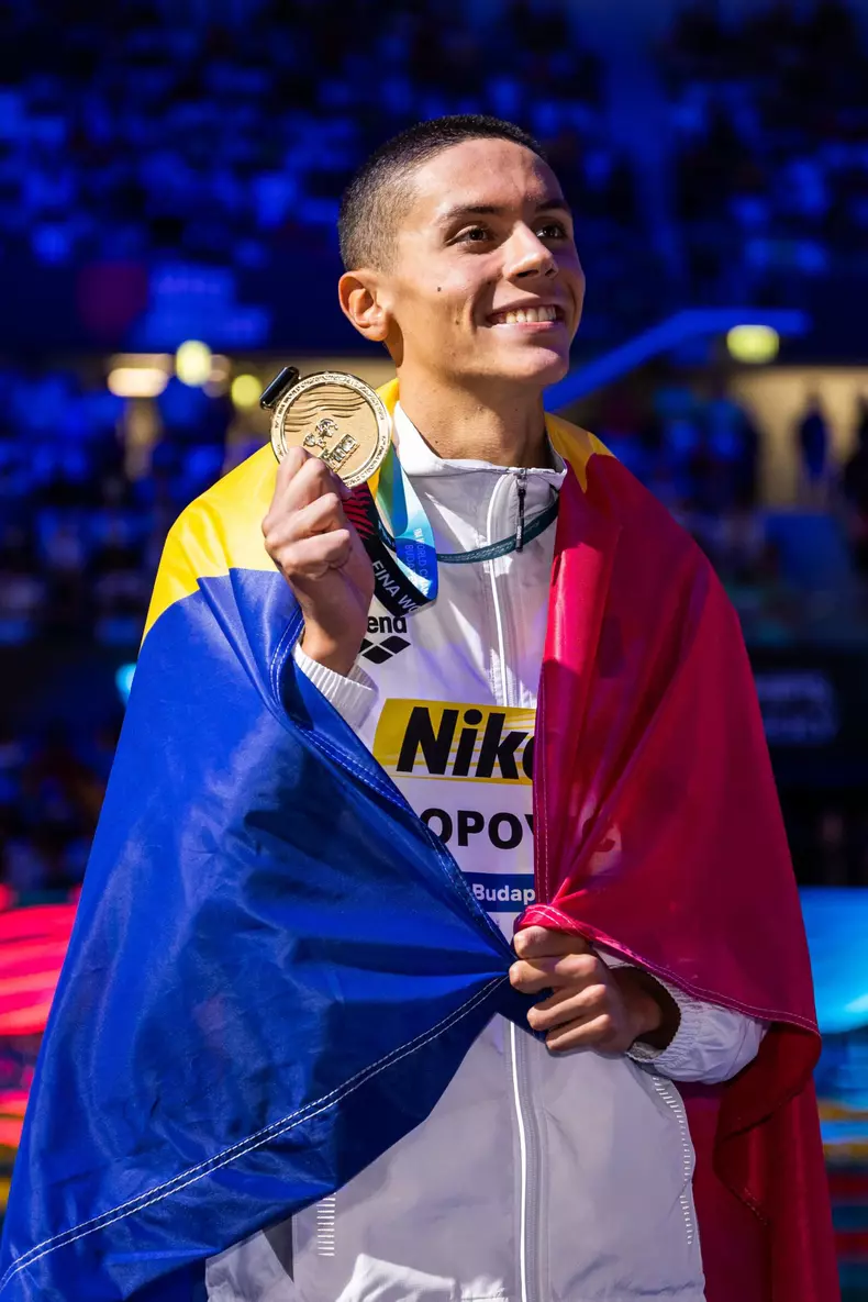 Ce sumă de bani va primi David Popovici de la statul român, după ce a obținut 2 medalii de aur la Budapesta