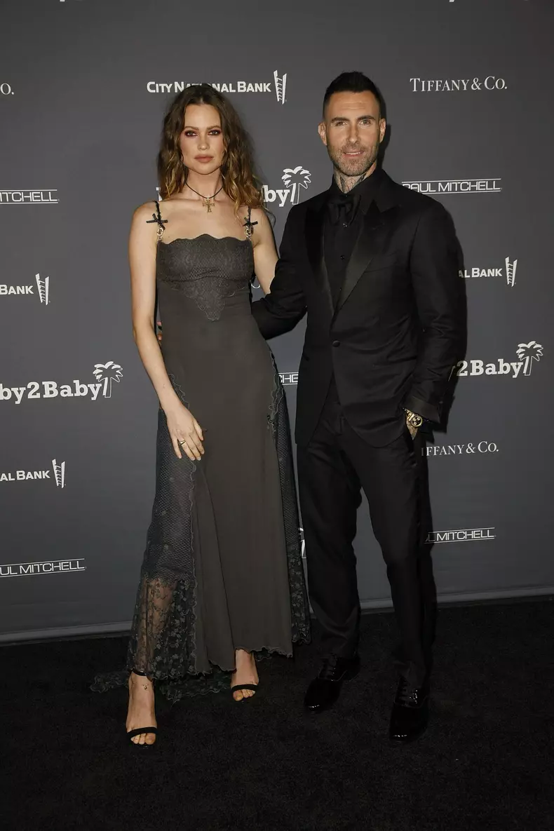 Adam Levine e din nou tătic. Behati Prinsloo a adus pe lume al treilea copil al cuplului