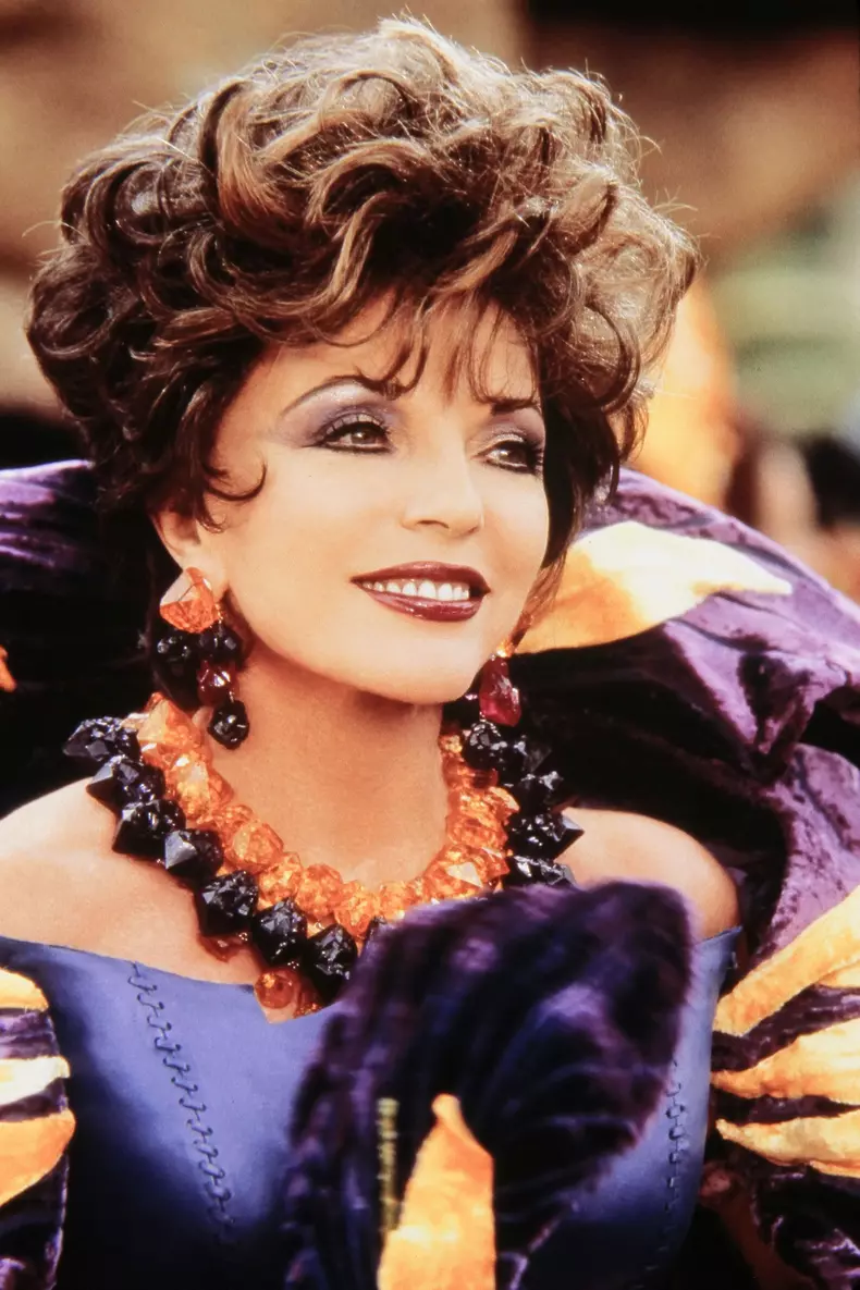 Joan Collins arată mai bine ca oricând la 89 de ani