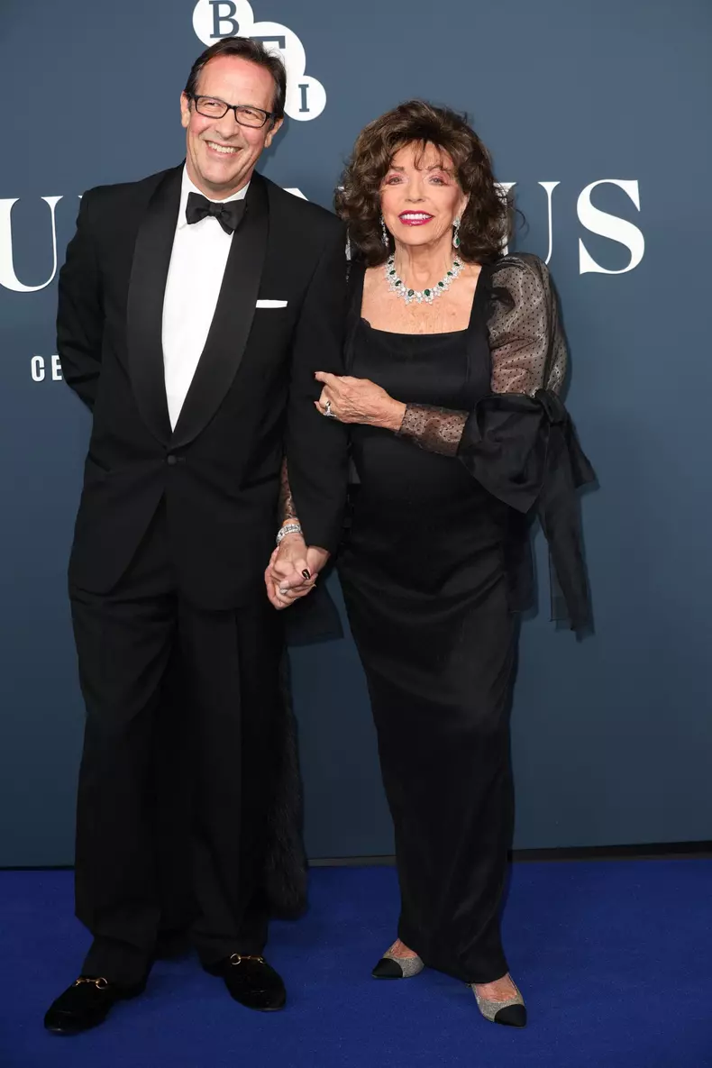 Joan Collins arată mai bine ca oricând la 89 de ani