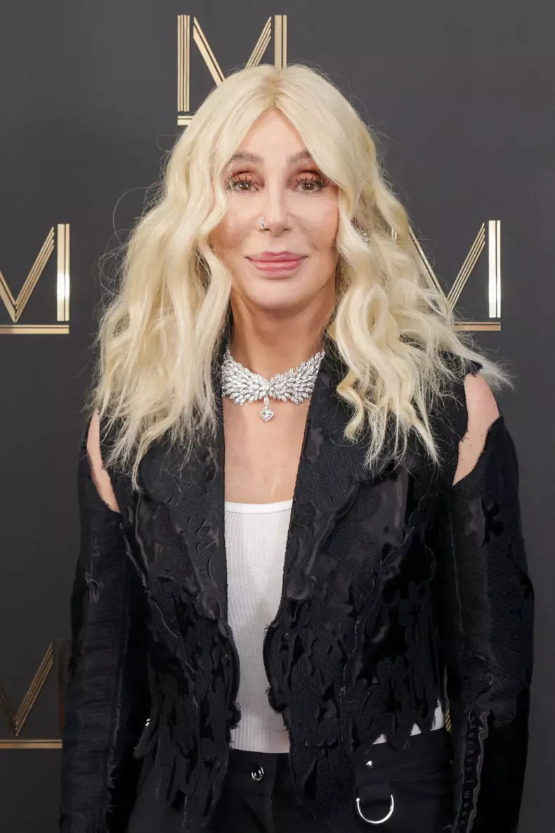 Cher spune că s-a împăcat cu Madonna. „Am îngropat securea războiului. M-a iertat”