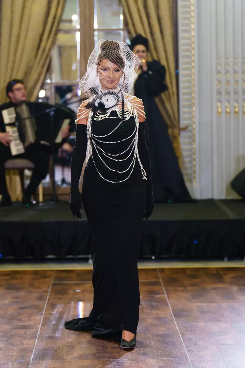 Olivia Păunescu, apariție impecabilă inspirată de Coco Chanel  (2)