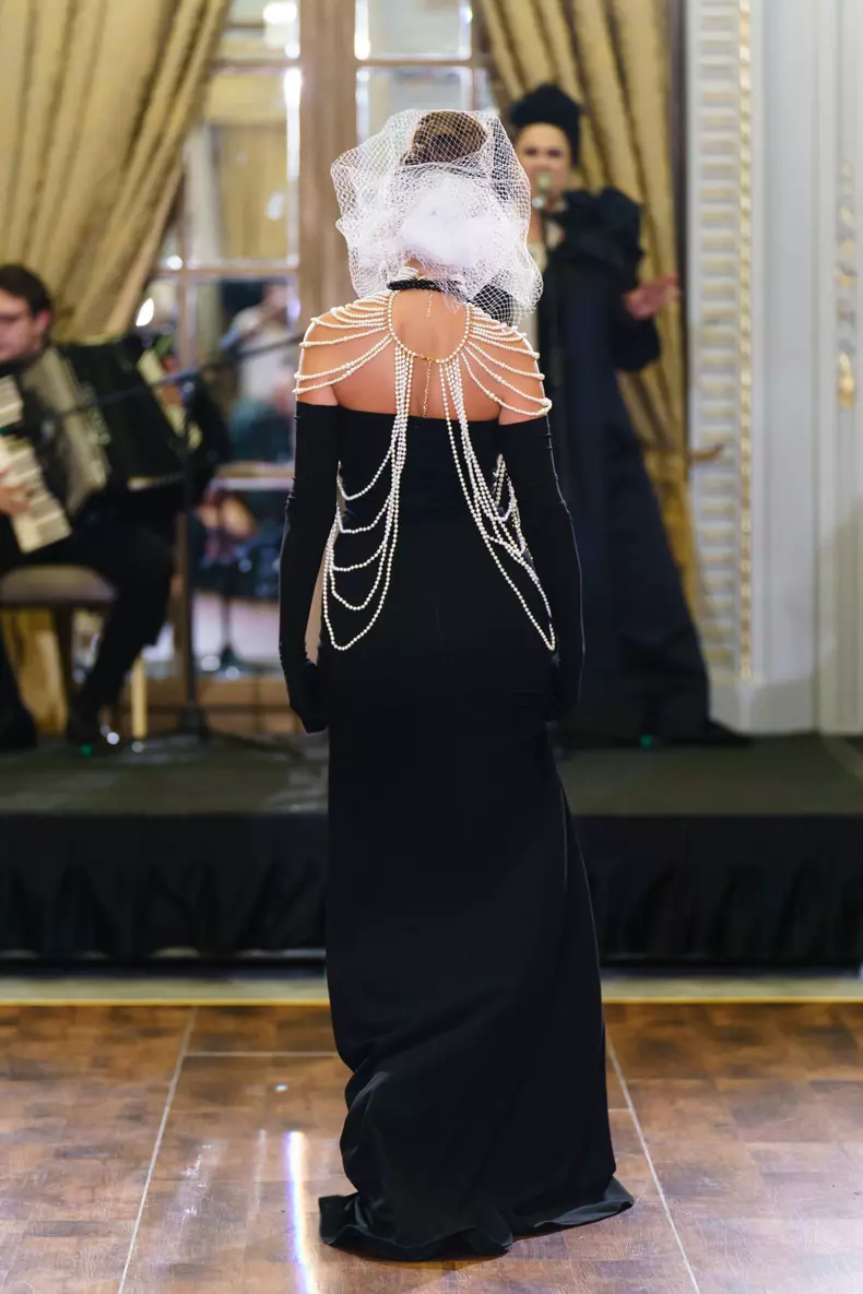 Olivia Păunescu, apariție impecabilă inspirată de Coco Chanel  (7)