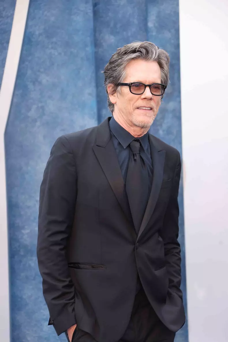 Kevin Bacon a reacreat celebrul dans din filmul „Footloose”.Kevin Bacon a recreat celebrul dans din filmul „Footloose”.
