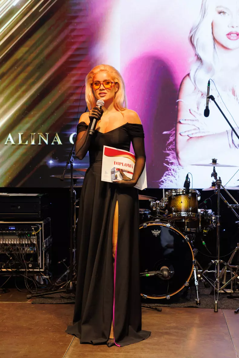 Alina Ceușan, la Premiile TVmania 2023 (2)