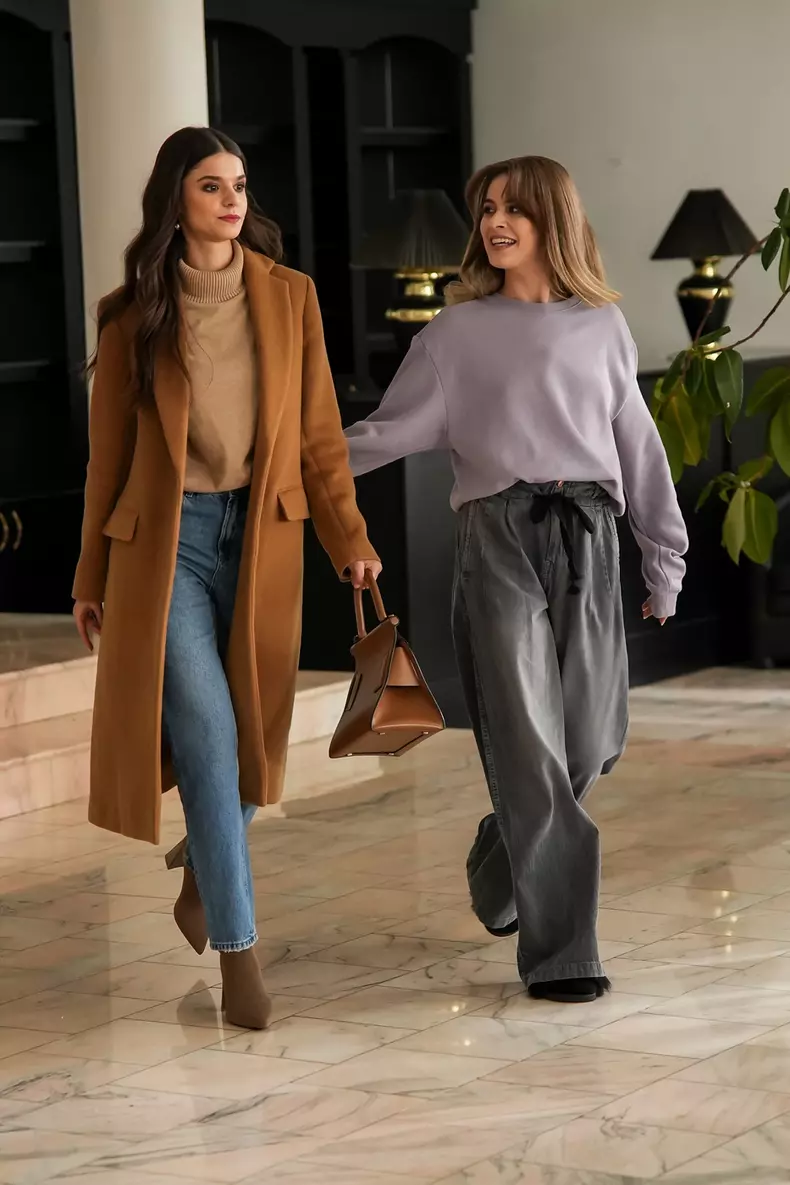 Daria Pentelie joaca in „Lasa-ma, imi place! Camera 609”  (4)