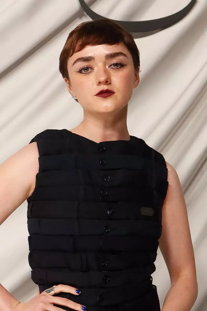 Maisie Williams, transformare dramatică pentru cel mai recent rol al ei. Actrița din „Game of Thrones”, obligată să slăbească 11 kilograme