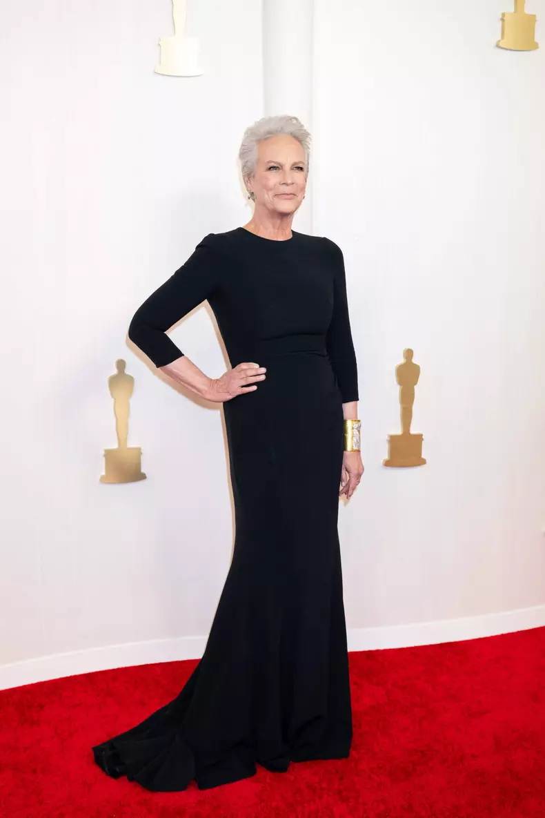 Jamie Lee Curtis, pe covorul rosu, la Premiile Oscar 2024