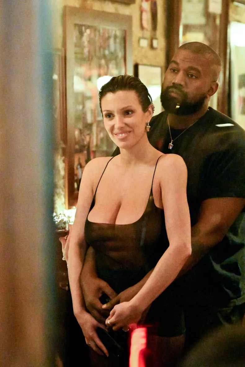Exclusif - Kanye West et sa femme Bianca Censori à la sortie du restaurant Ferdi à Paris