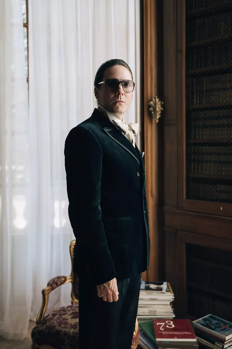 disney-becoming-karl-lagerfeld-daniel-bruhl-5