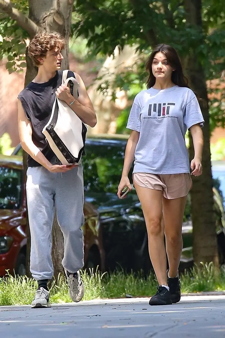 *PREMIUM-EXCLUSIVE* The Look of Love! Suri Cruise packs on the PDA with her boyfriend Toby Cohen in New York! **WEB EMBARGO UNTIL 2:30 pm EDTon June 21, 2024**