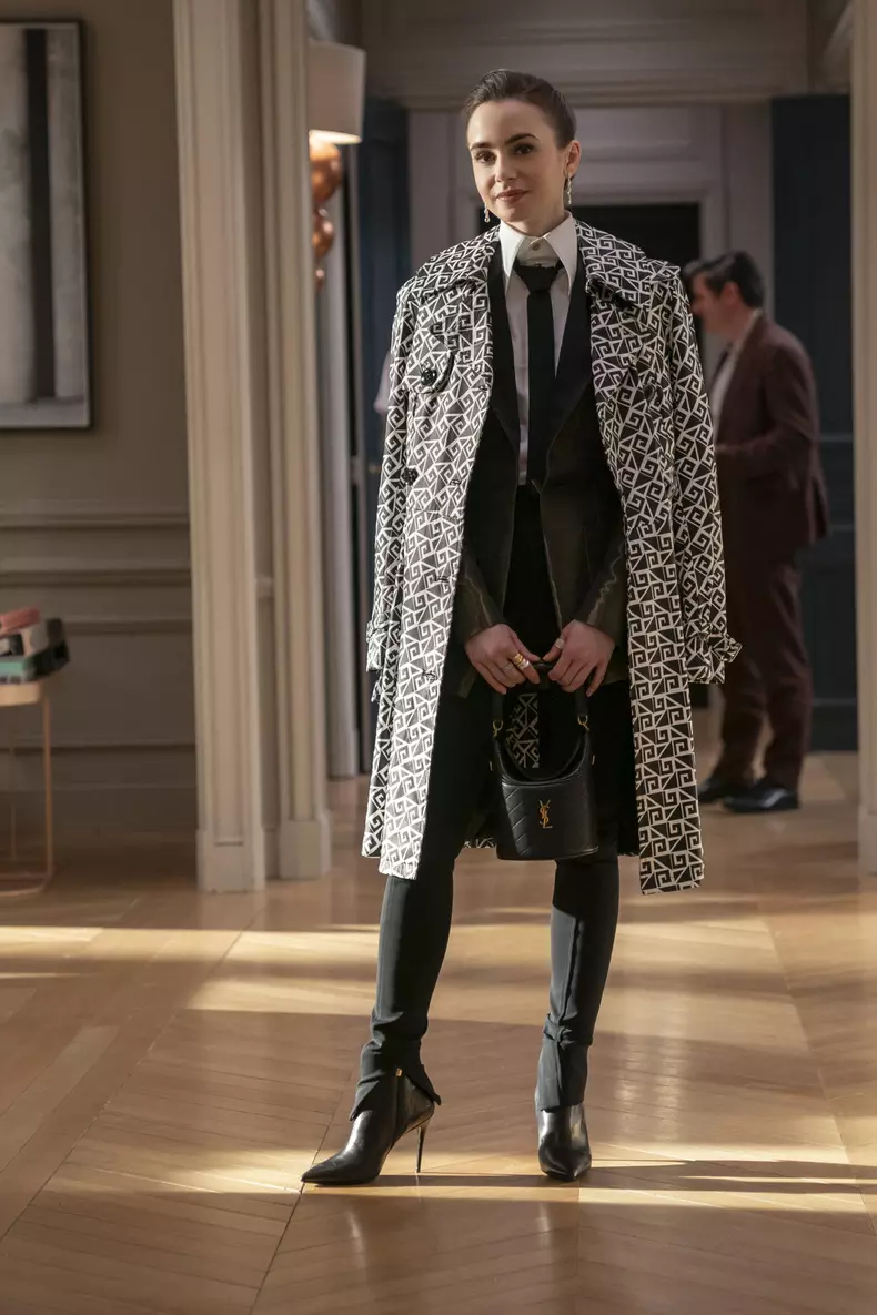 Lily Collins ne-a surprins cu ținute amețitoare în rolul lui Emily