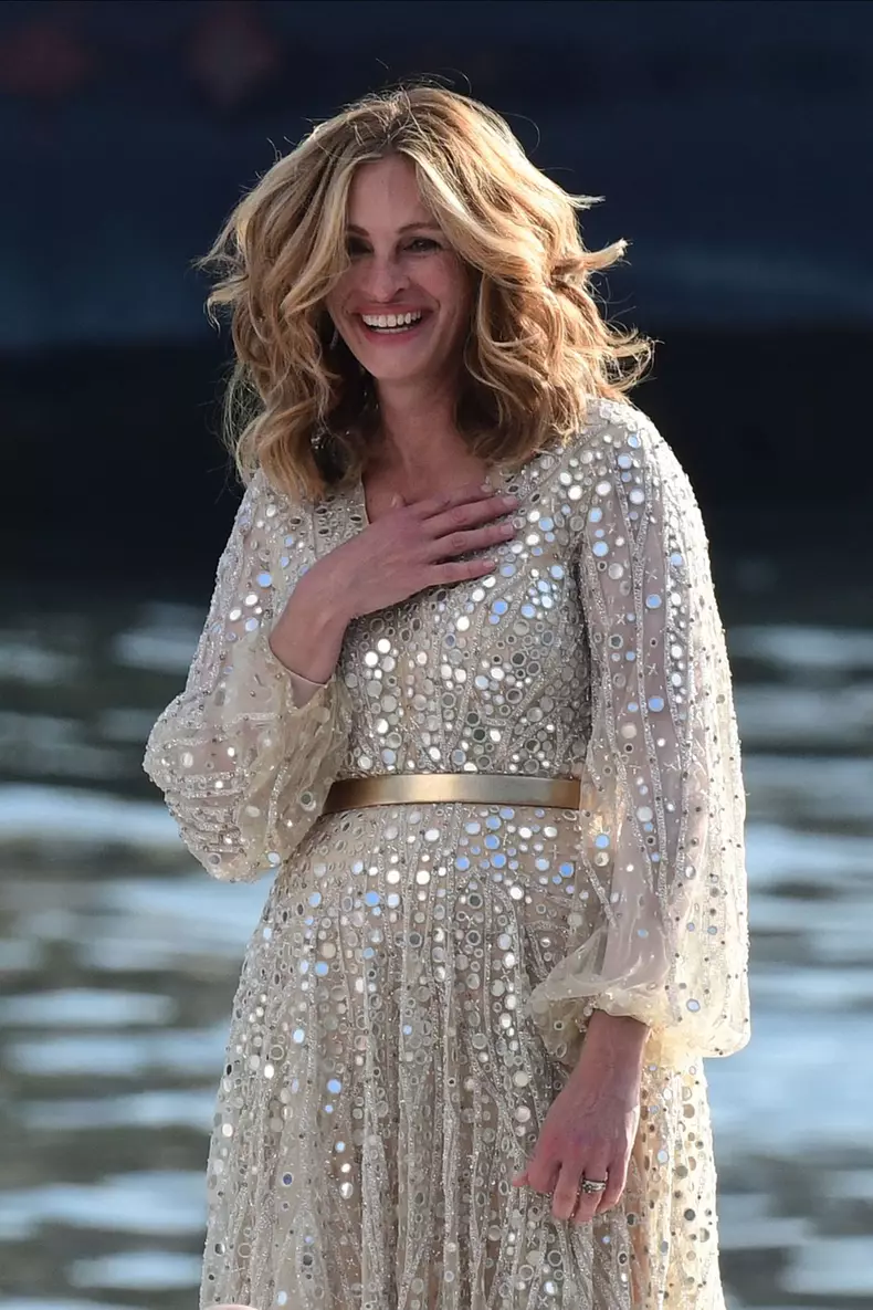 Semi-exclusif - L'actrice américaine Julia Roberts sur le tournage d'une publicité pour Lancôme sur la péniche Cachemire sur la Seine à Paris