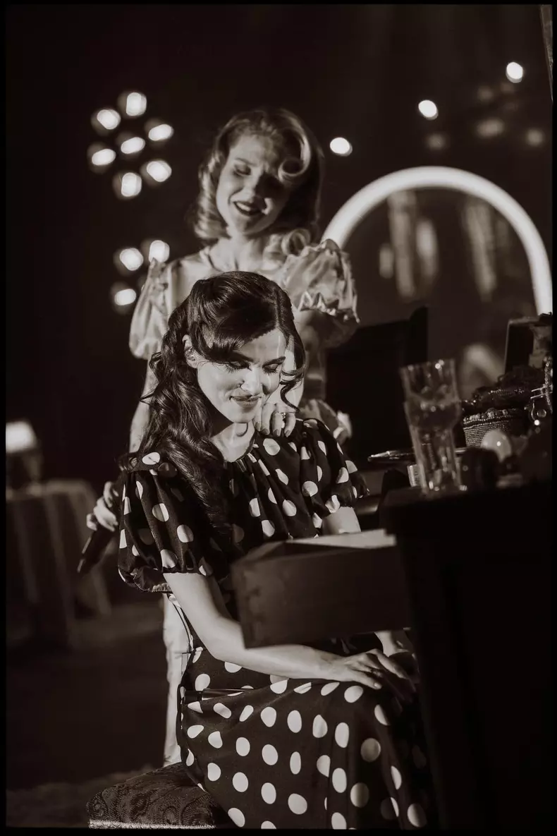 Theo Rose și sora ei au cântat împreună în spectacolul „Pe vechi”  (8)