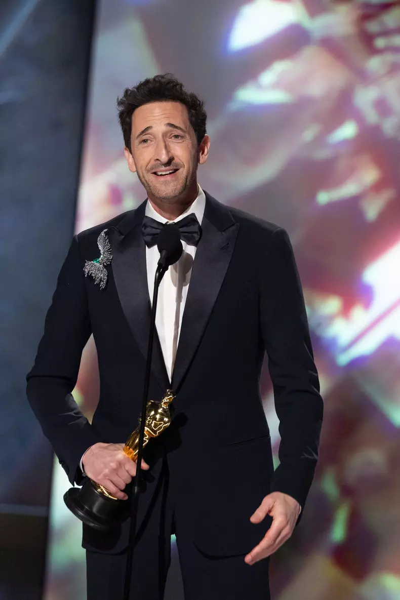 Adrien-Brody-a-câștigat-premiul-oscar-2025-the-brutalist