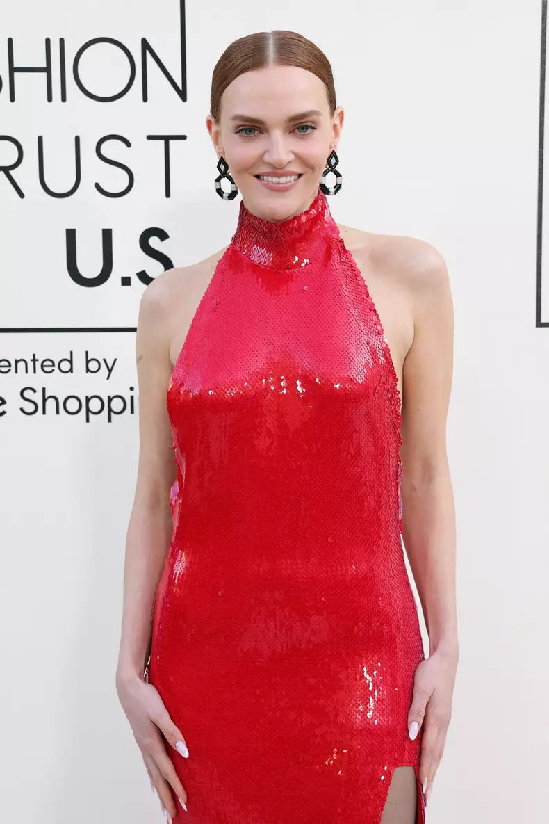 Cine-este-Madeline-Brewer-Bronte-din-„You”