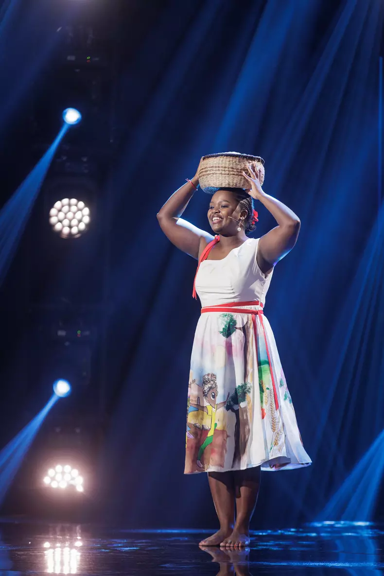 Elisoa Cynthia - Romanii au talent (2)