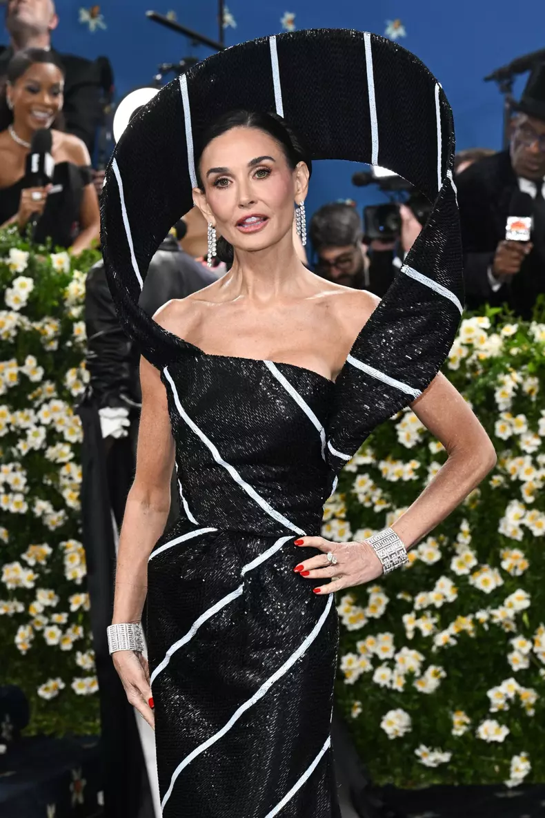 Demi Moore a vorbit deschis despre celebra scenă în costum de baie din „Îngerii lui Charlie: În goana mare”, dezvăluind singura condiție pe care a impus-o înainte de filmare