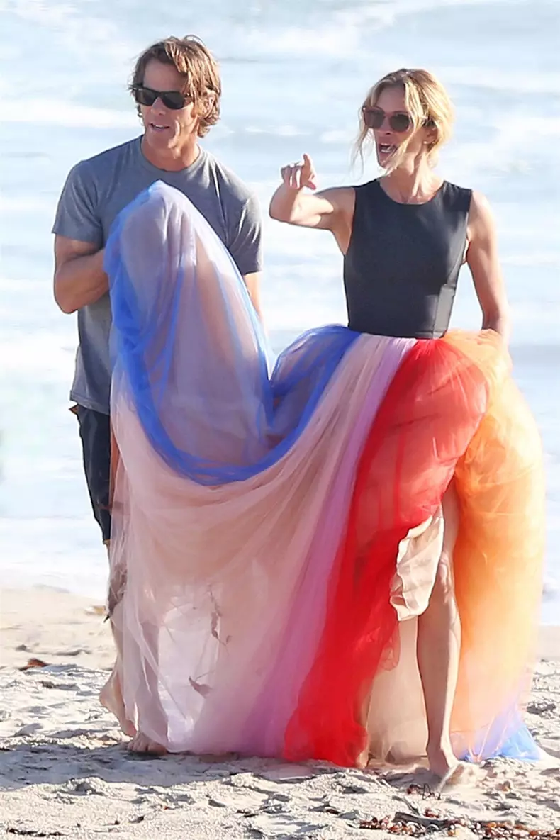 *EXCLUSIVE* Julia Roberts looks radiant during Malibu Photo Shoot!