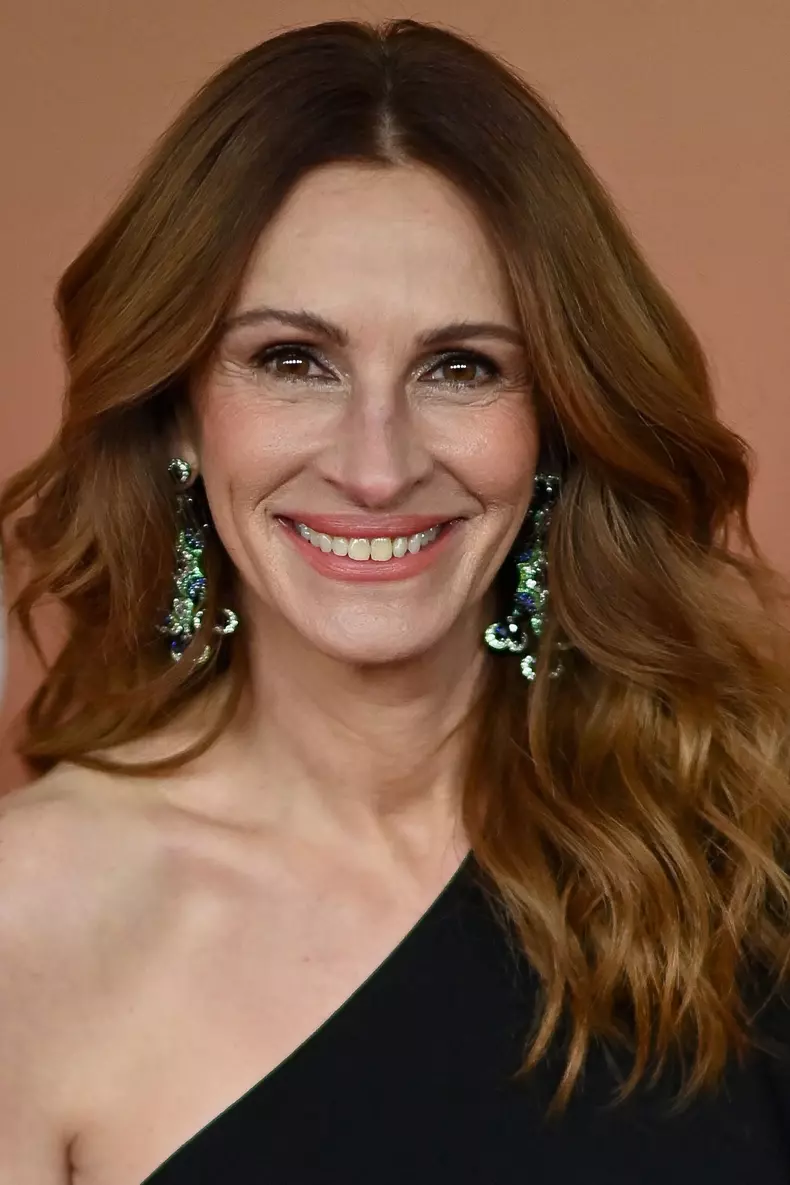 Julia Roberts, elegantă și rafinată pe covorul roșu la Premiile César