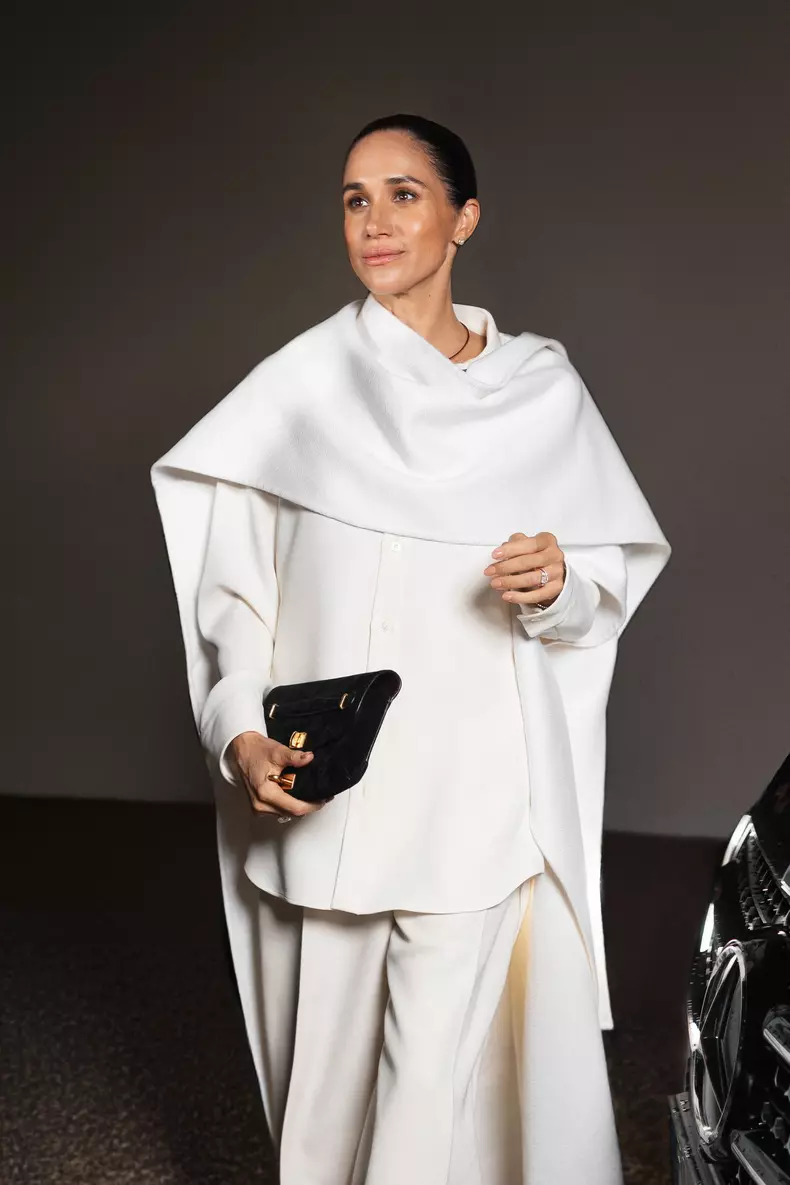 Meghan Markle, duchesse de Sussex, au défilé Balenciaga lors de la Fashion Week de Paris (PFW)