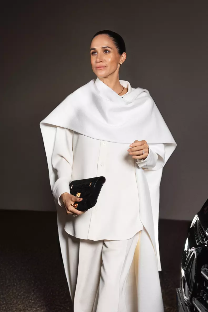 Meghan Markle, duchesse de Sussex, au défilé Balenciaga lors de la Fashion Week de Paris (PFW)