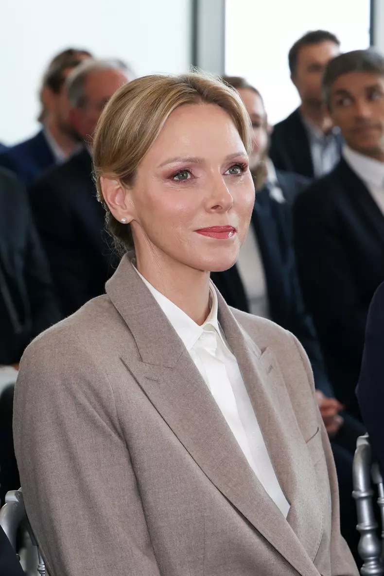 No Tabloïds - Le prince Albert II de Monaco et la princesse Charlene ont visité le nouveau siège de la société Smeg dans le quartier de Fontvieille à Monaco
