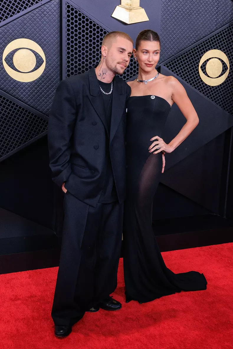 Justin și Hailey Bieber, apariție asortată și mesaj politic la Grammy 2026