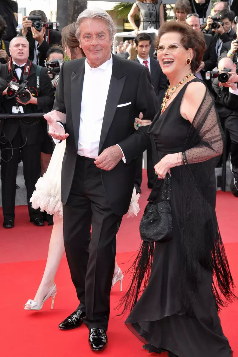 Alain Delon (80 de ani). la Cannes, alătrui de Claudia Cardinale și fiica lui , Anouchka
