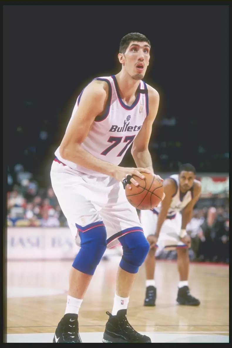 Ghiță Mureșan este cel mai înalt sportiv care a trecut prin NBA