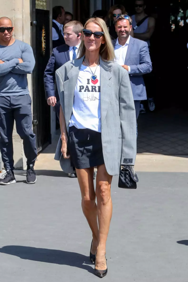 Celine Dion à la sortie de l'hôtel de Crillon à Paris pendant la fashion week Haute-Couture automne-hiver 2019/2020