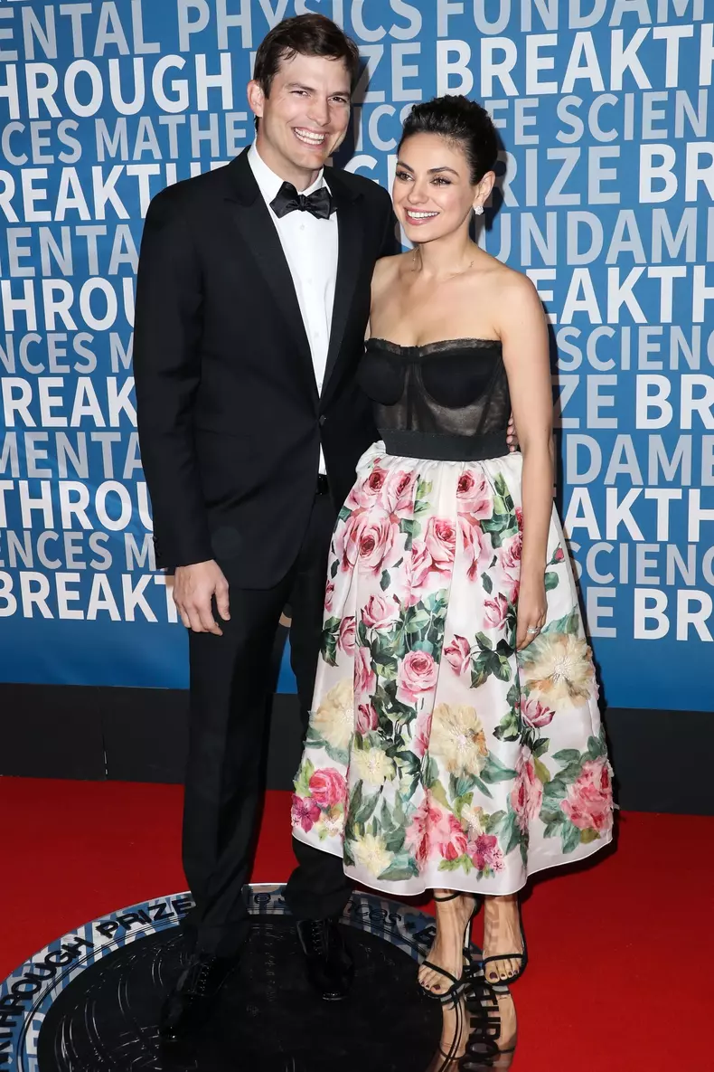 Ashton Kutcher and Mila Kunis pose at the 2018 Breakthrough Prize Ceremony