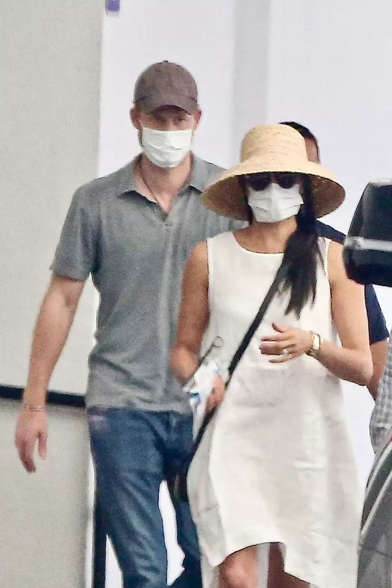 *PREMIUM-EXCLUSIVE* Meghan Markle leads the way as she is seen leaving an appointment in Beverly Hills with Prince Harry  **WEB EMBARGO UNTIL 5PM EDT on July 12, 2020**