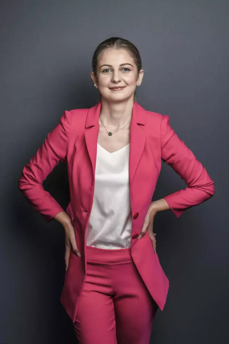 Cine-este-Lavinia-Dodot-de-la-Mireasa-5