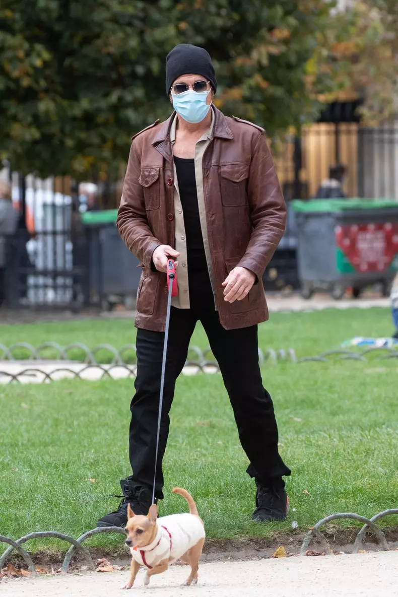 Semi Exclusif - Jean Claude Van Damme et sa compagne Alena Kaverina, arrivent sur le lieux du tournage du film "Le dernier mercenaire" ŕ Paris