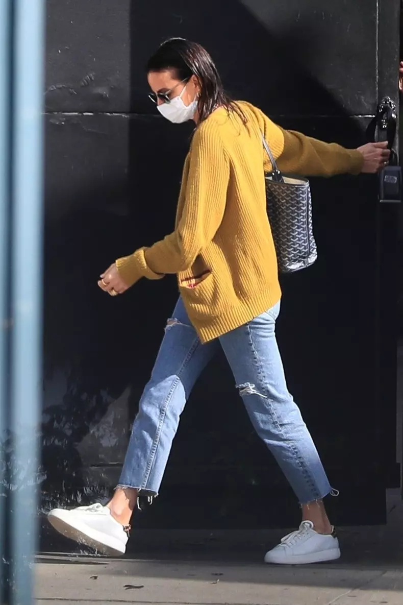 *EXCLUSIVE* Demi Moore pictured exiting a hair salon