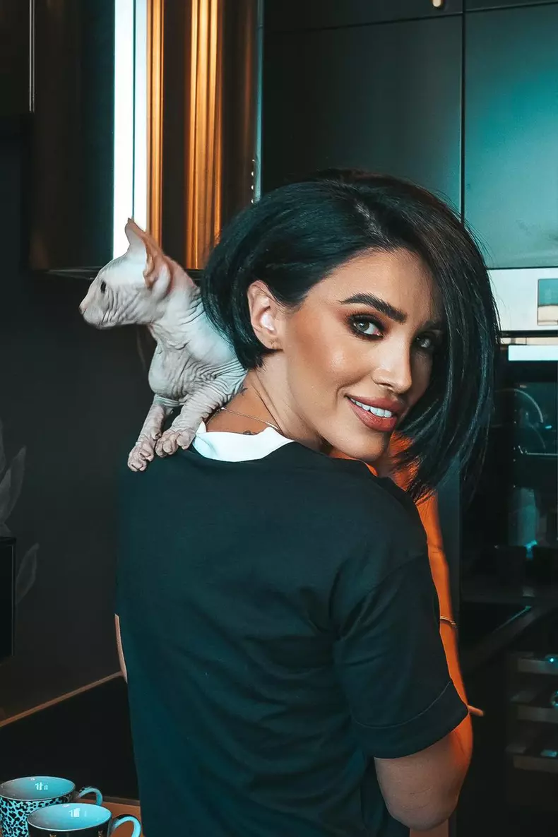 Adelina-Pestritu-animal-de-companie-2